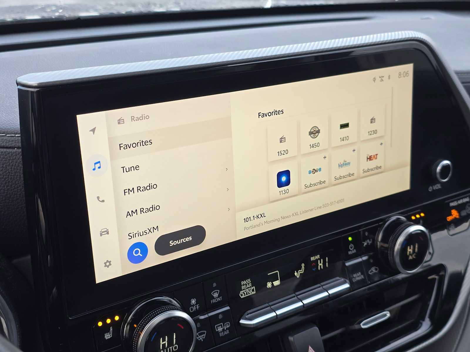 Used 2024 Toyota Highlander Platinum image 32