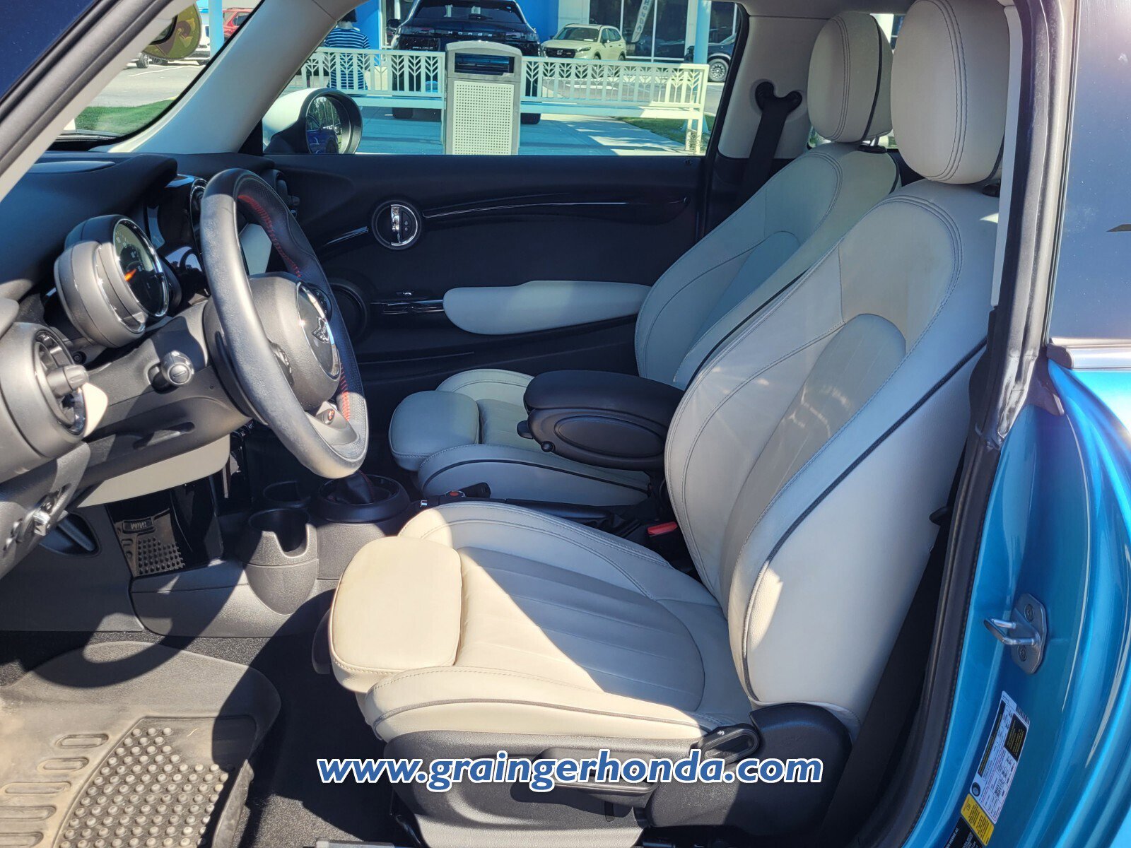 Used 2019 MINI Cooper S w/ Signature Upholstery Package image 10