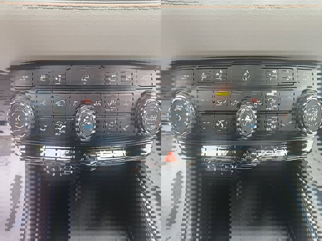 Used 2021 Dodge Durango R/T w/ Blacktop Package image 16