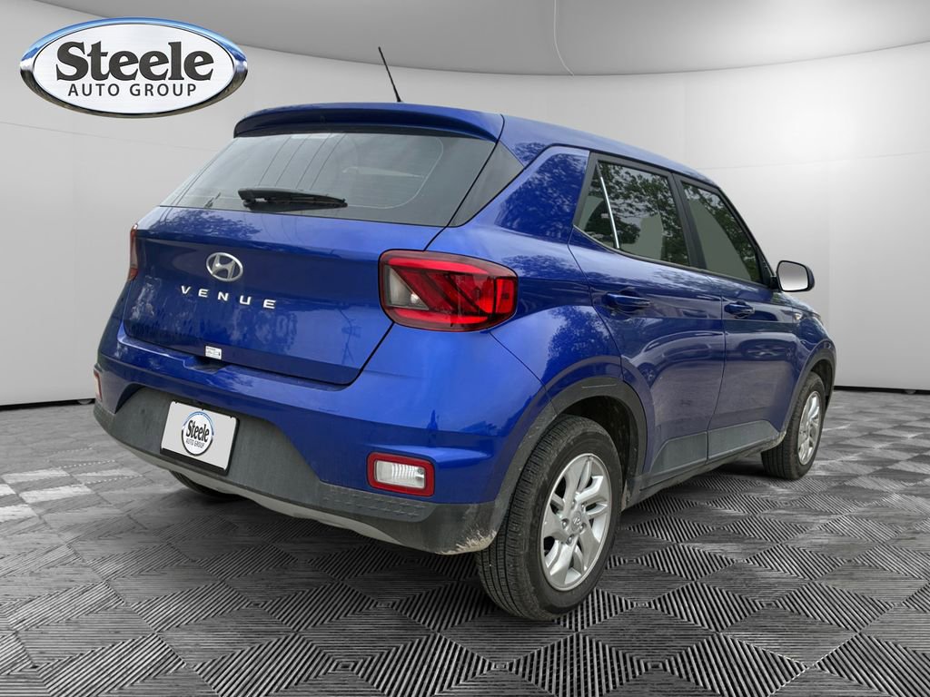 Used 2025 Hyundai Venue SE FWD image 5