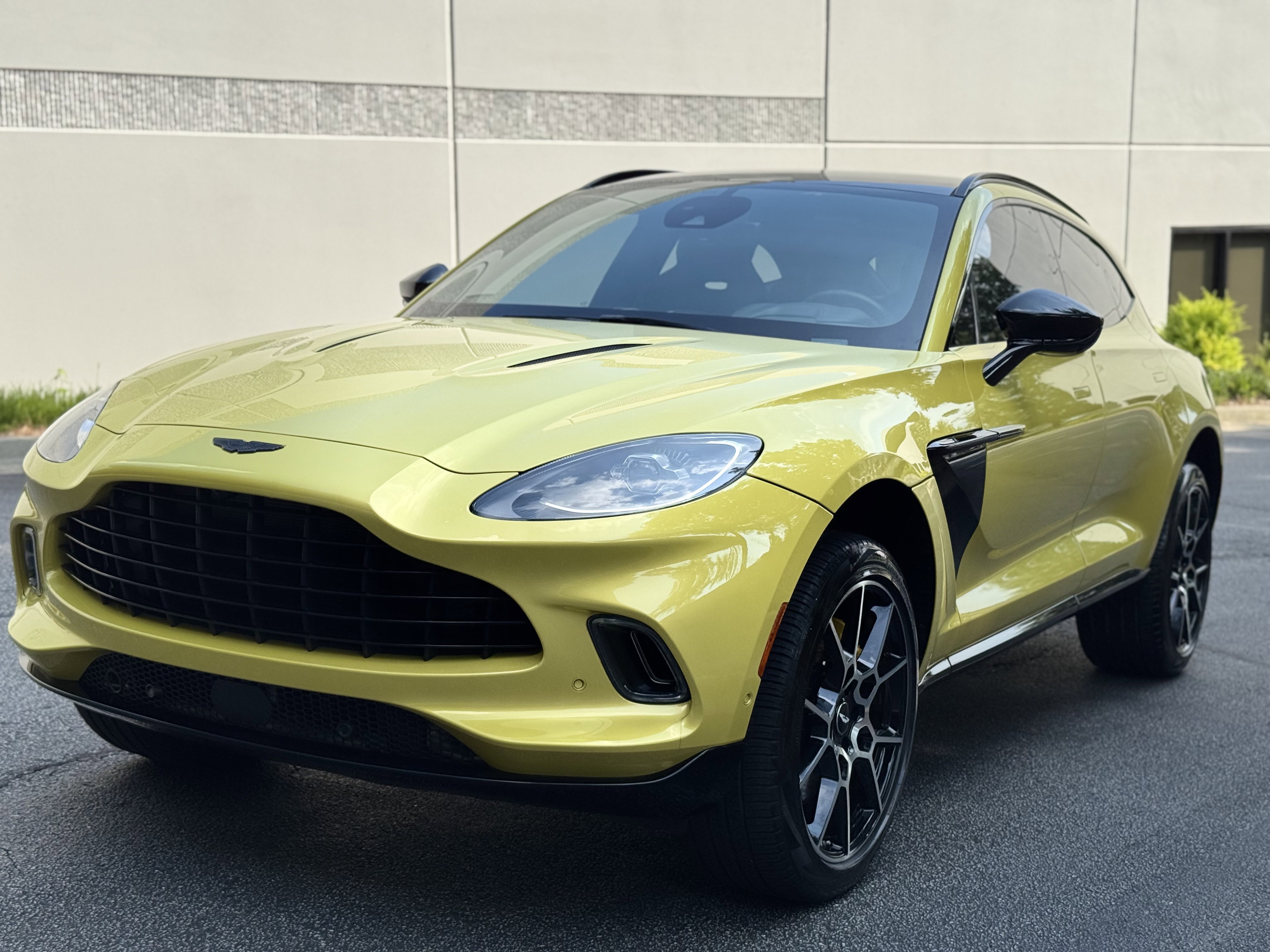 Used 2021 Aston Martin DBX AWD/4WD image 14