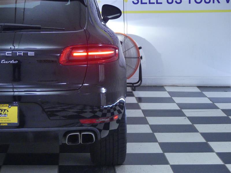 Used 2018 Porsche Macan Turbo AWD/4WD image 33