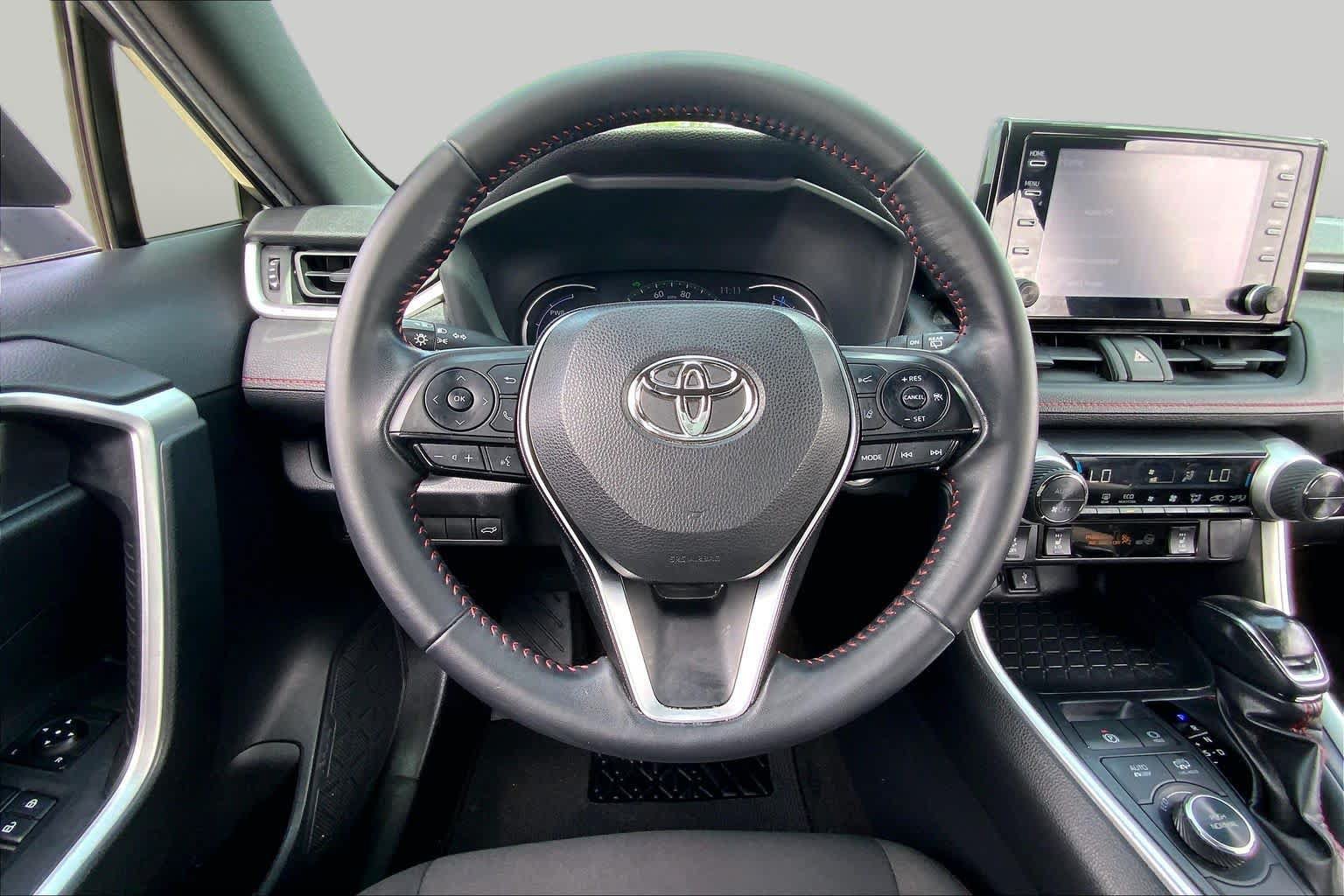 Used 2022 Toyota RAV4 SE AWD/4WD image 6