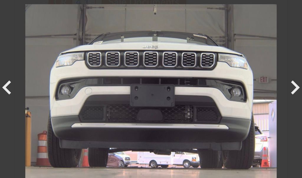 Used 2025 Jeep Compass Limited image 3