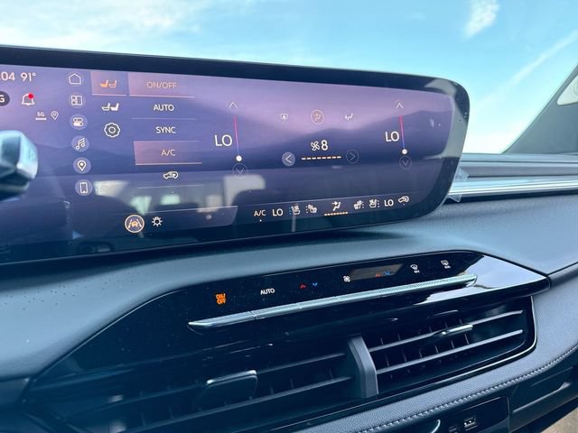 New 2027 Buick Enclave Avenir w/ LPO, Floor Liner Package FWD image 19