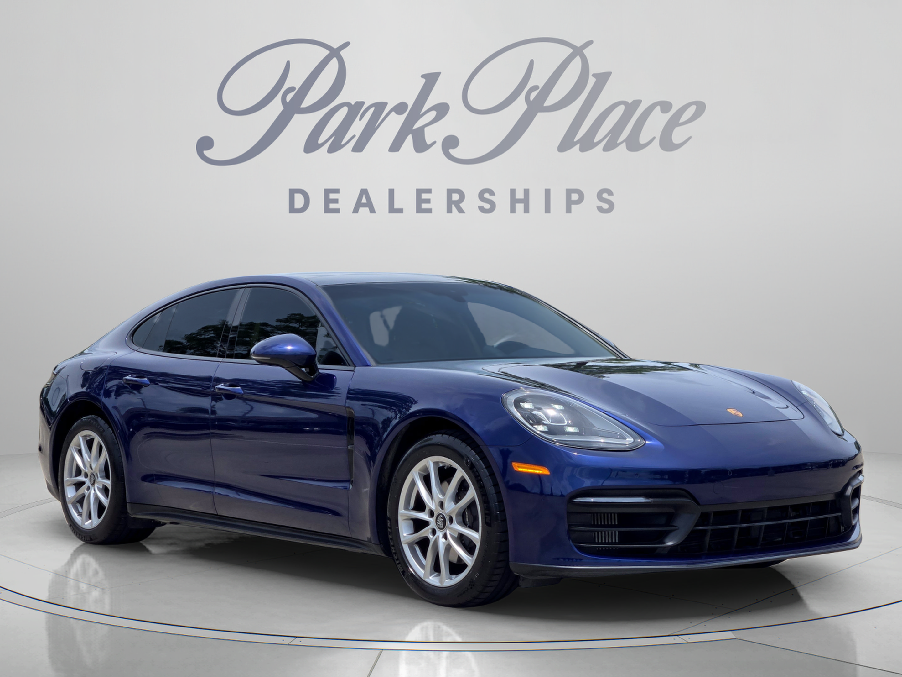 Used 2022 Porsche Panamera image 7