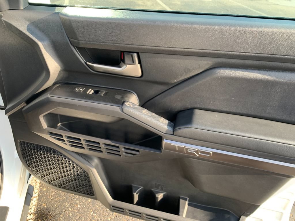 Used 2025 Toyota Tacoma TRD Off-Road AWD/4WD image 20