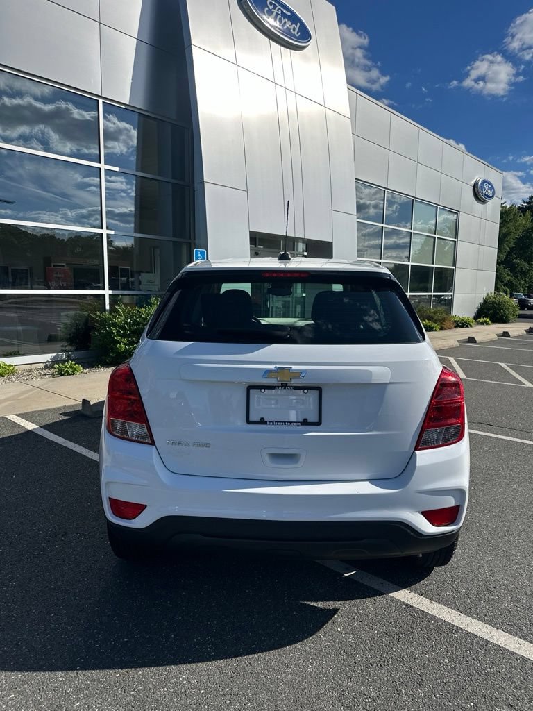Used 2018 Chevrolet Trax LS AWD/4WD image 4