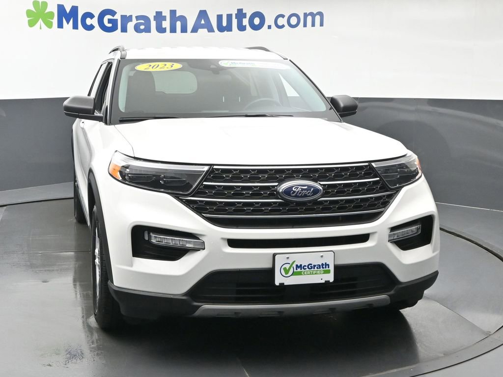Used 2023 Ford Explorer XLT w/ Equipment Group 202A image 4