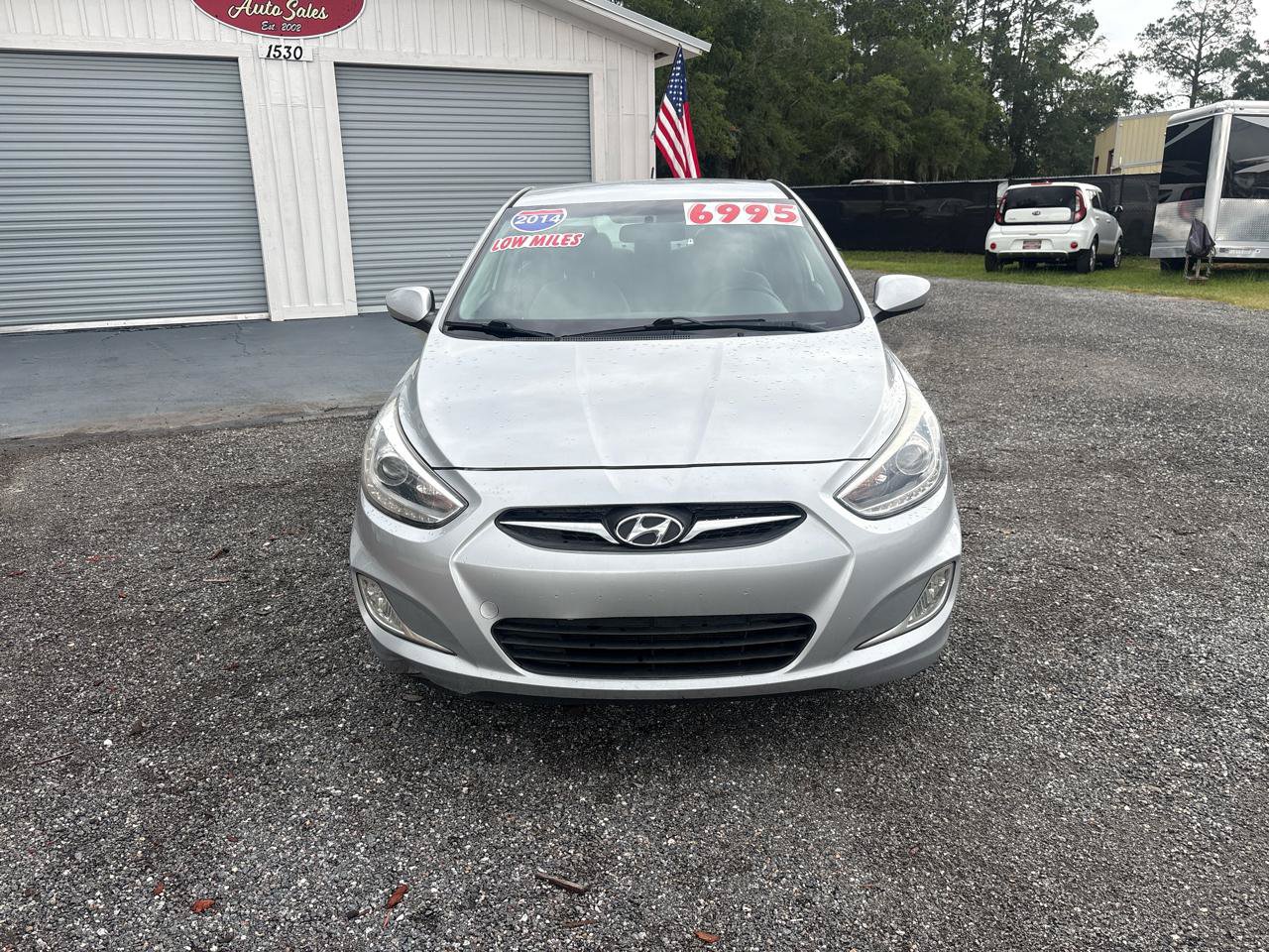 Used 2014 Hyundai Accent GLS w/ Option Group 2 FWD image 2