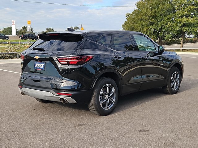 Used 2026 Chevrolet Blazer LT FWD image 5