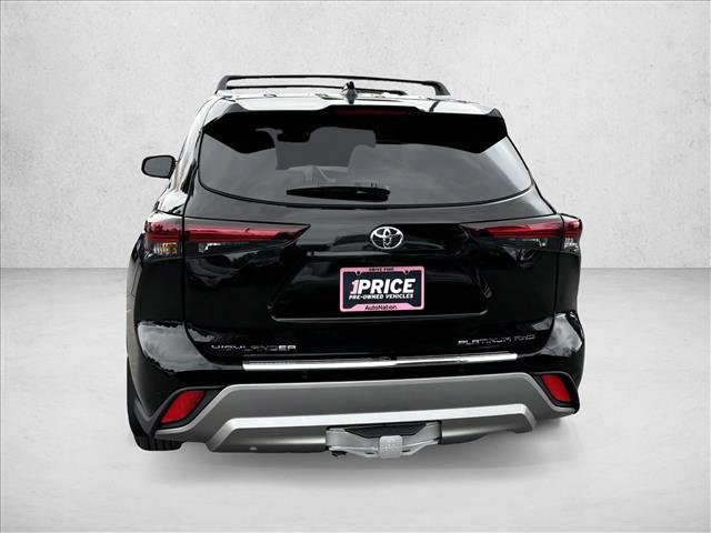 Certified 2025 Toyota Highlander Platinum image 6