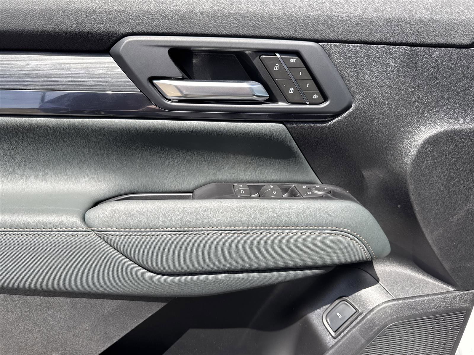 New 2026 GMC Terrain AT4 AWD/4WD image 32