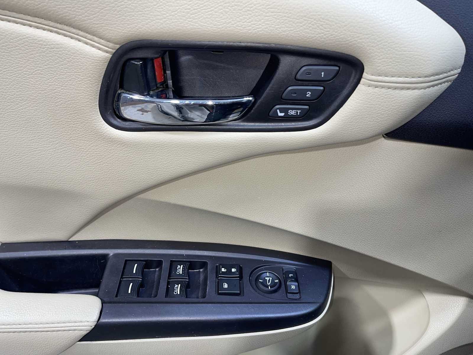 Used 2015 Acura RDX w/ Technology Package AWD/4WD image 23