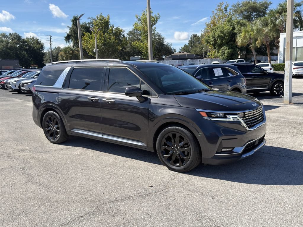 Used 2022 Kia Carnival SX Prestige FWD image 2