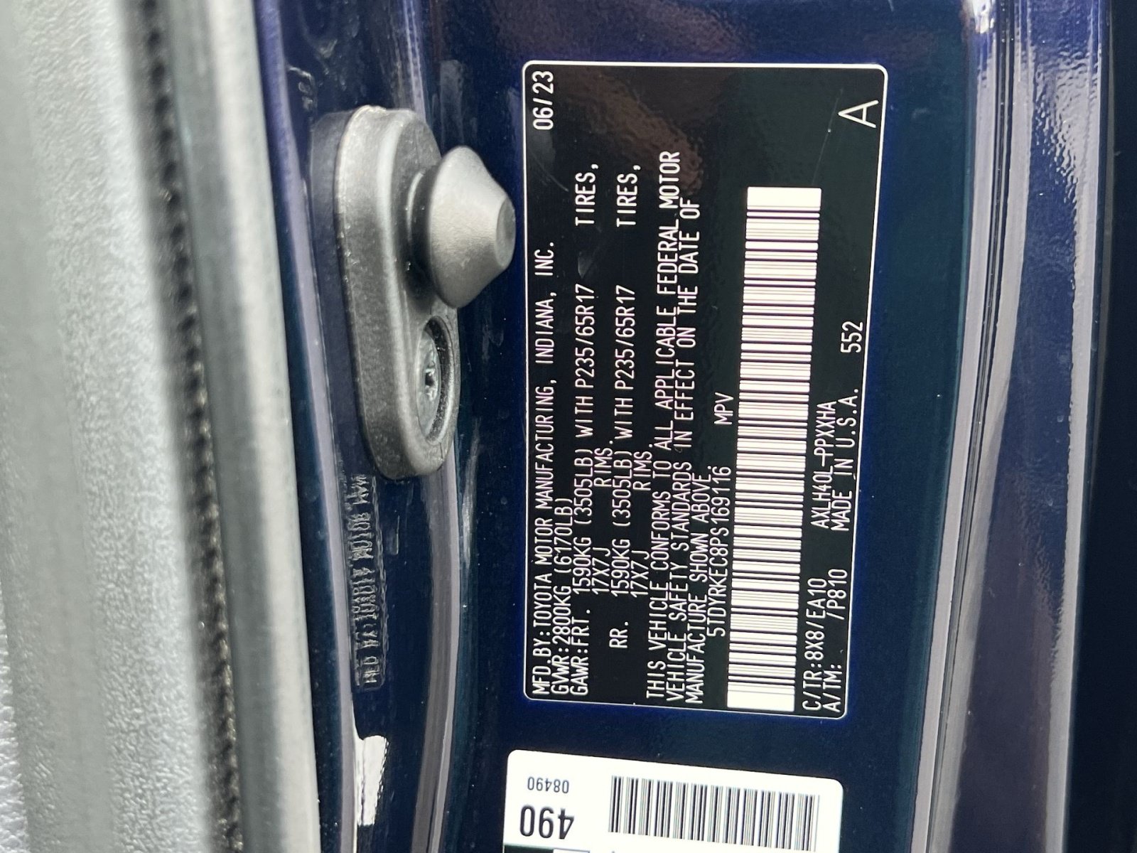 Used 2023 Toyota Sienna XLE FWD image 40