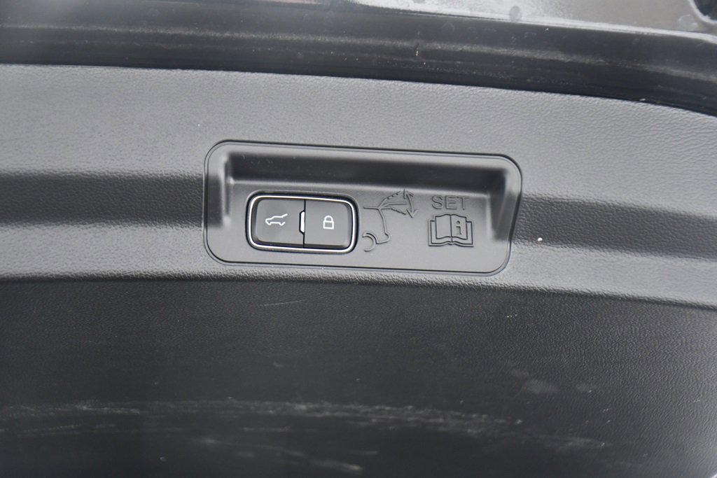 Used 2025 Ford Explorer ST-Line w/ ST-Line Street Pack image 20