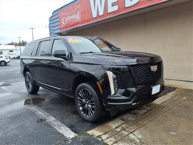 Used 2025 Cadillac Escalade ESV Sport Platinum image 1