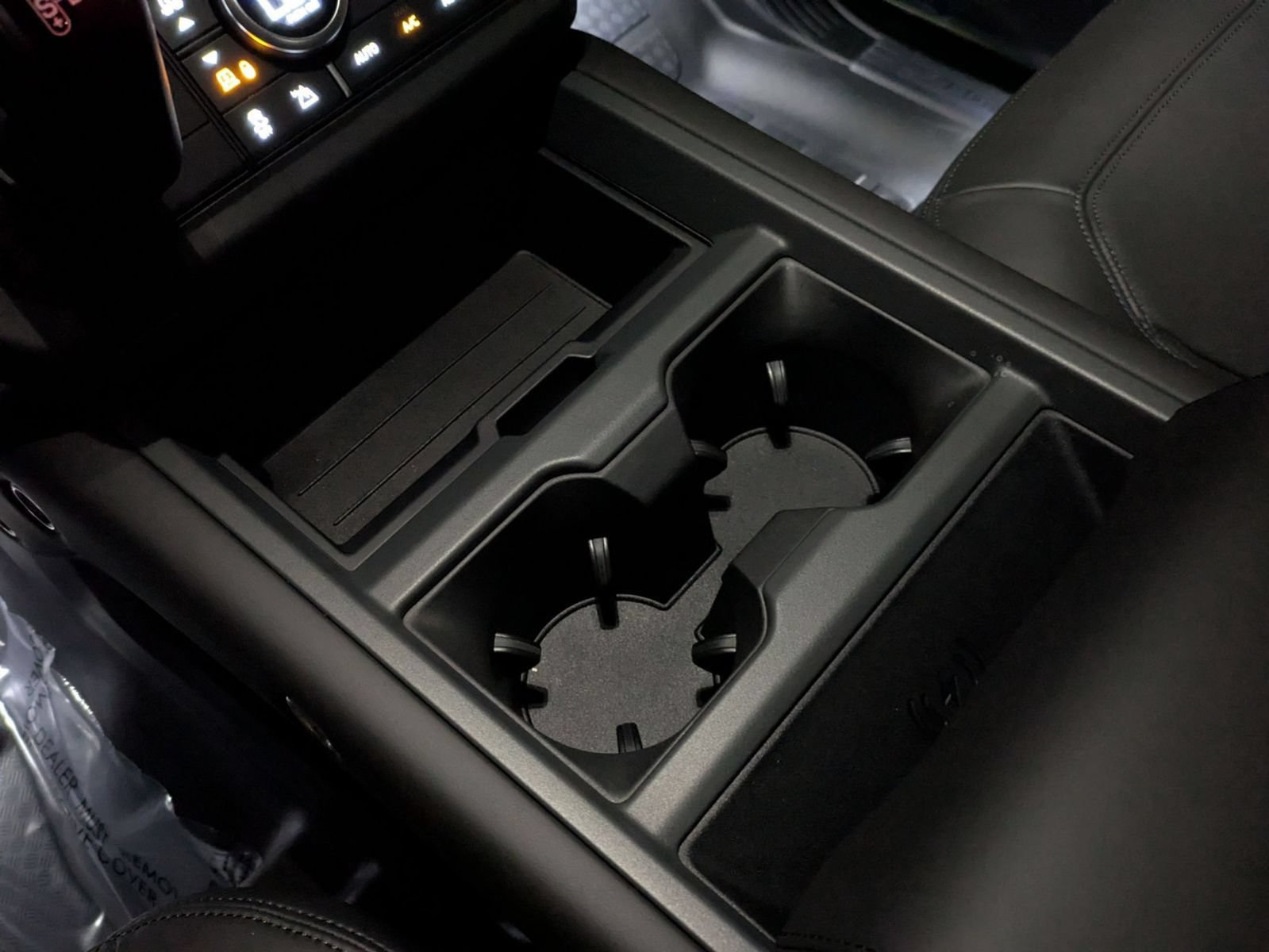 New 2026 Land Rover Defender 110 X-Dynamic SE AWD/4WD image 22
