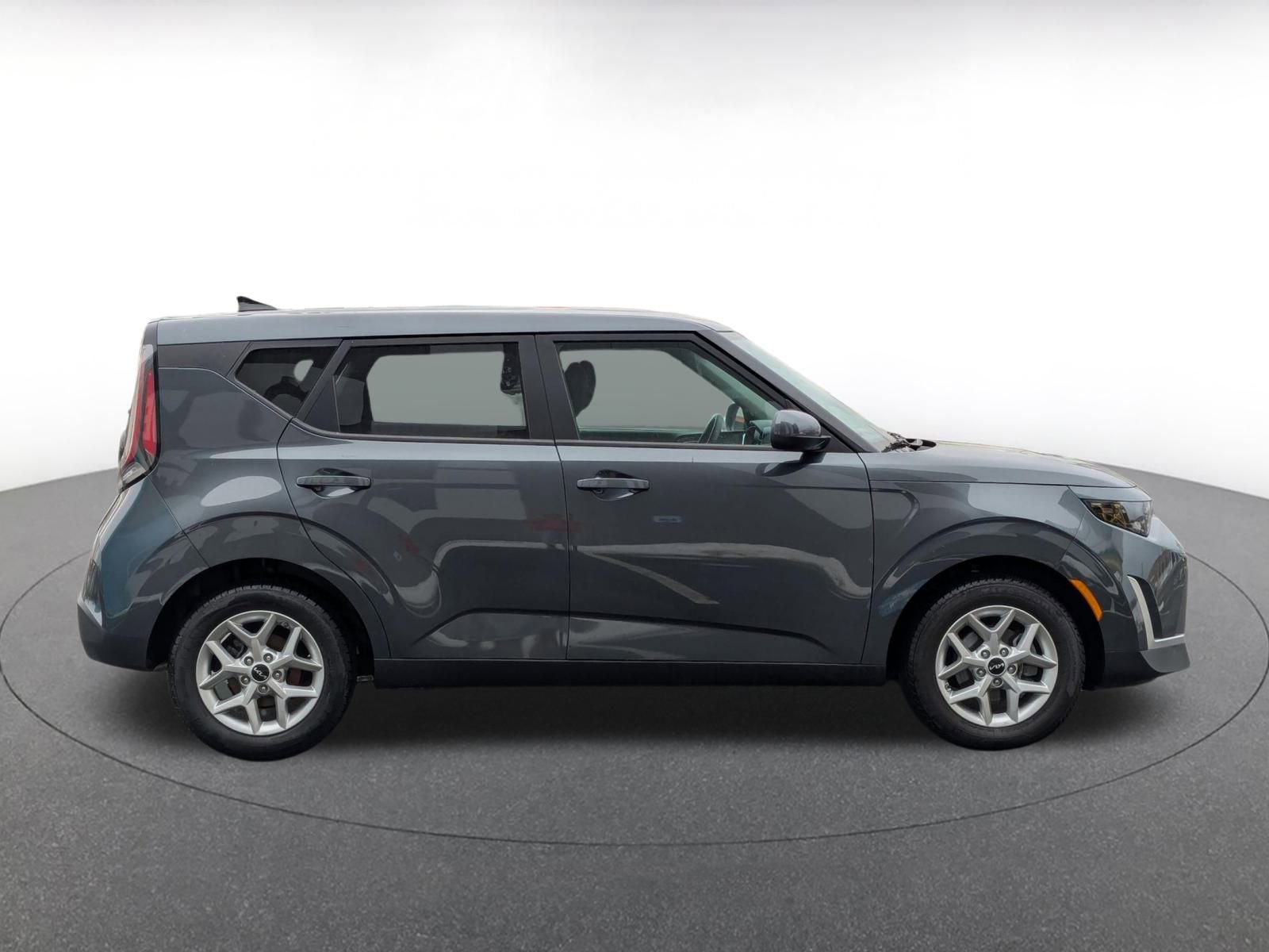 Used 2025 Kia Soul LX w/ LX Technology Package image 10