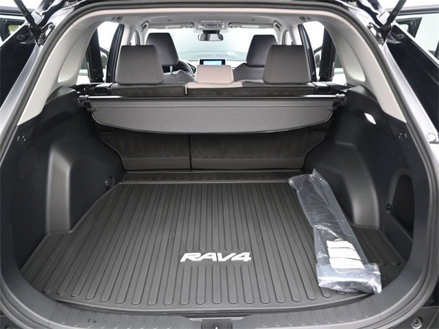 Used 2025 Toyota RAV4 XLE image 13