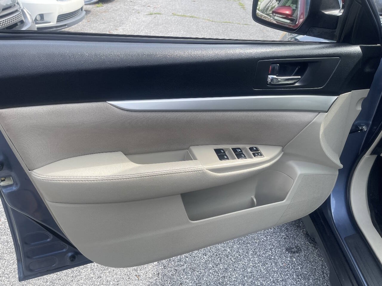 Used 2013 Subaru Outback 2.5i Premium AWD/4WD image 12