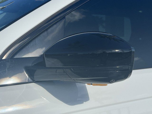 Used 2025 Land Rover Discovery Sport S image 11