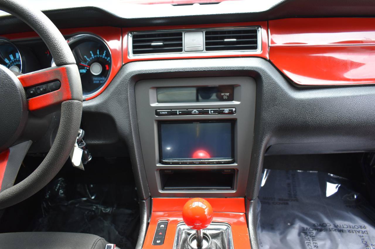 Used 2011 Ford Mustang GT RWD image 11