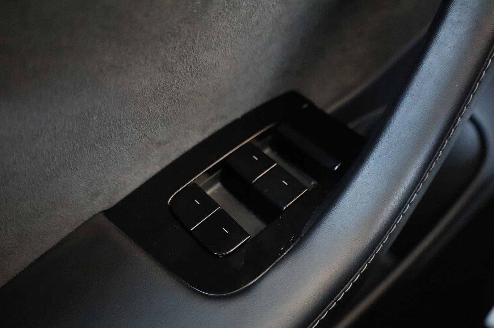 Used 2018 Tesla Model 3 Long Range RWD image 37