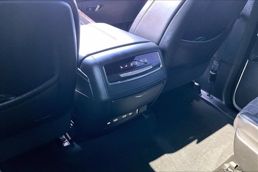 Used 2021 Cadillac Escalade ESV Premium Luxury Platinum AWD/4WD image 10