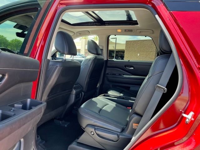 Used 2023 Nissan Pathfinder SL w/ SL Premium Package image 15