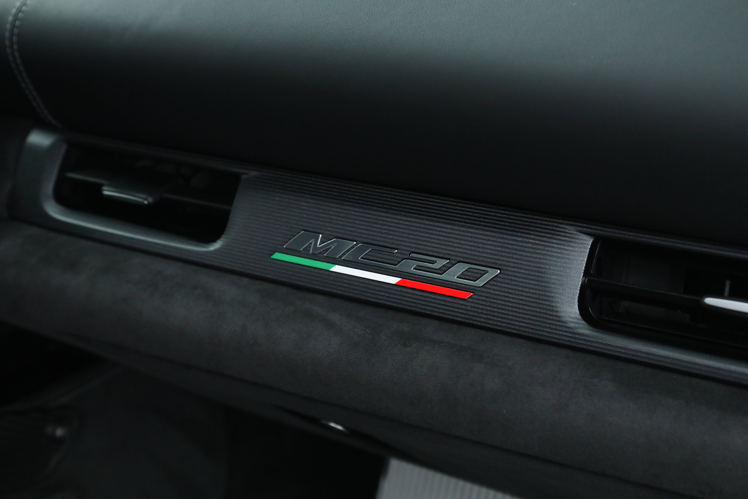 Used 2025 Maserati MC20 Coupe RWD image 30