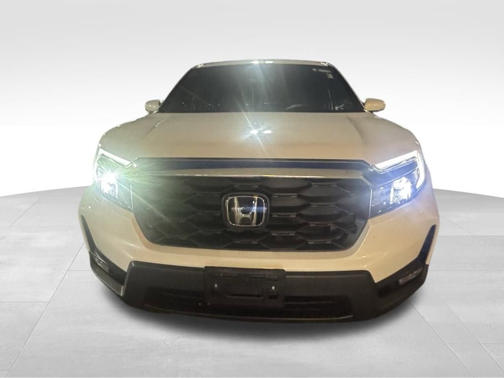 Certified 2025 Honda Passport EX-L image 39