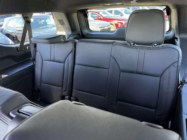 Used 2026 Chevrolet Suburban RST AWD/4WD image 14