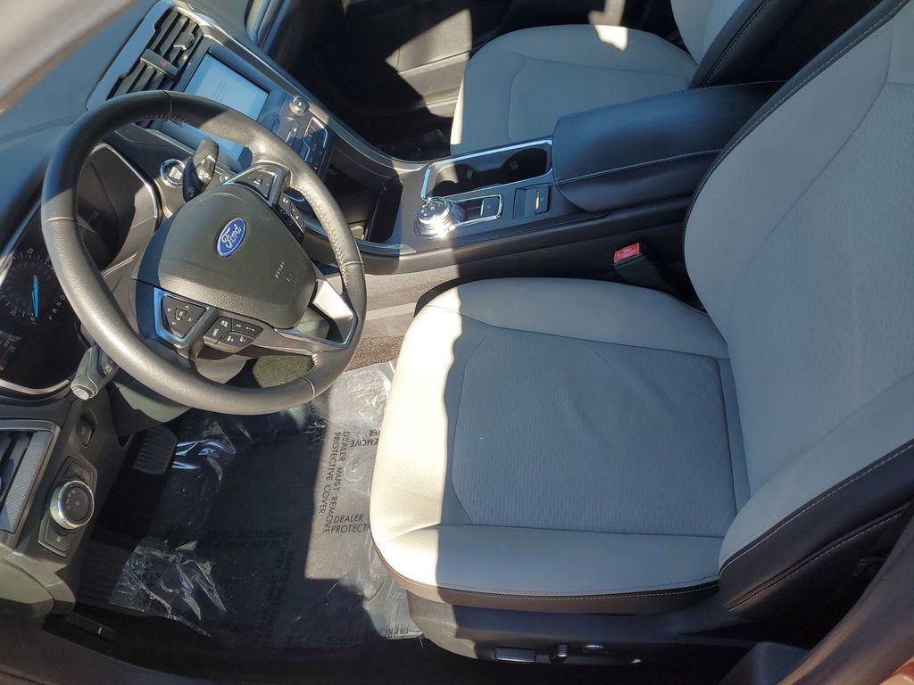 Used 2019 Ford Fusion SE w/ Equipment Group 151A image 18