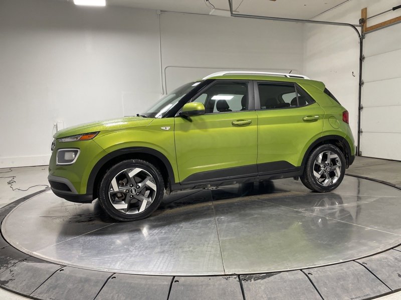 Used 2023 Hyundai Venue SEL image 4