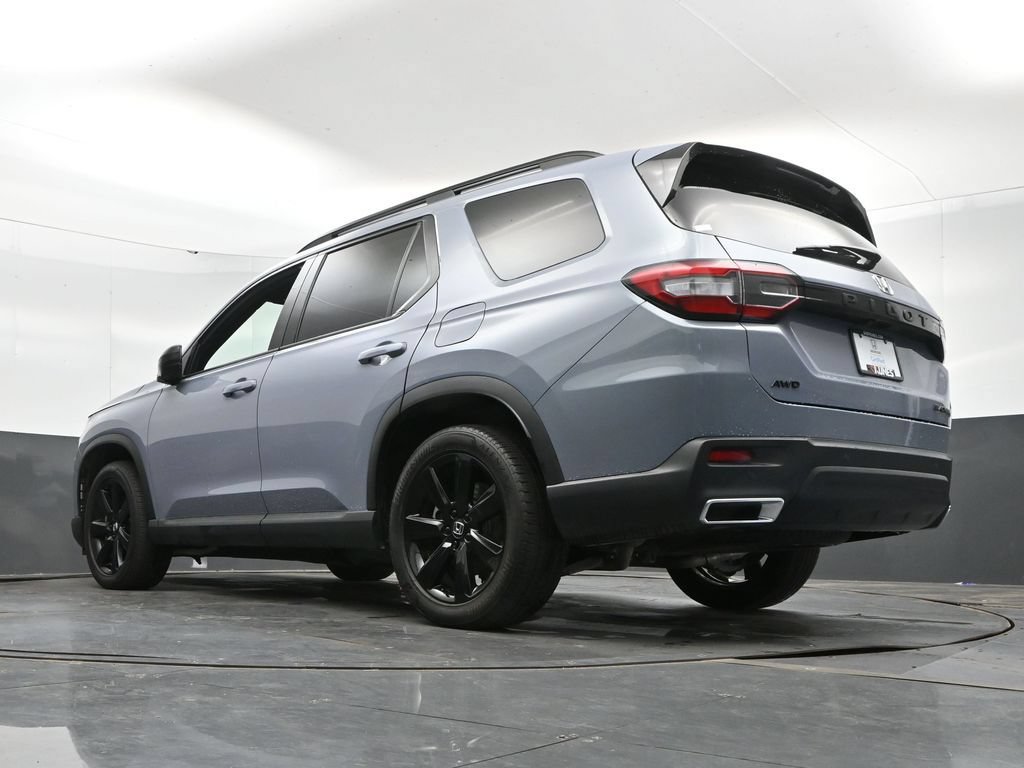 Used 2025 Honda Pilot Black Edition image 39