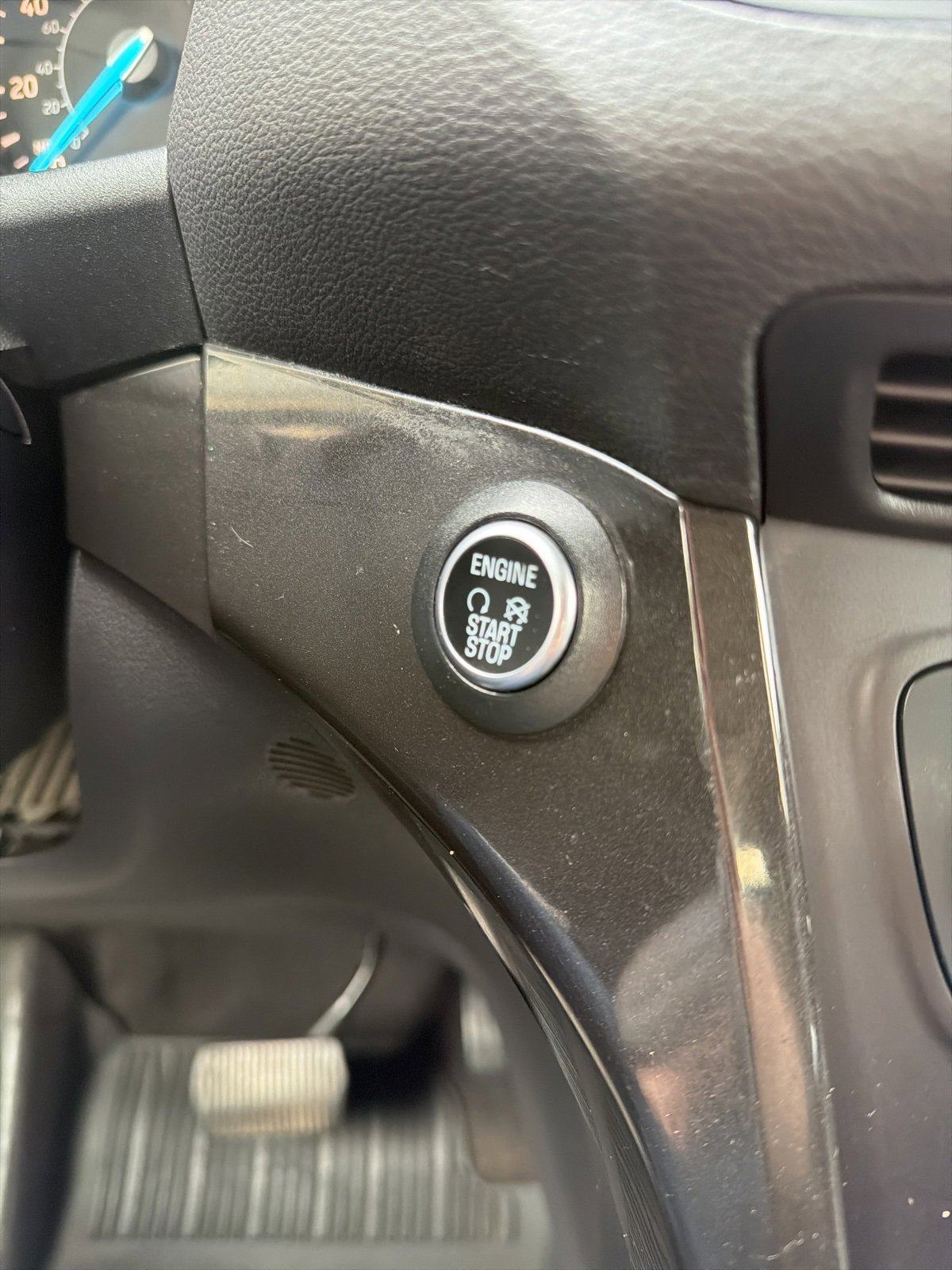 Used 2017 Ford Escape Titanium image 41