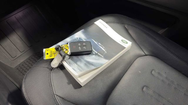 Used 2021 Land Rover Defender 110 X-Dynamic SE AWD/4WD image 30