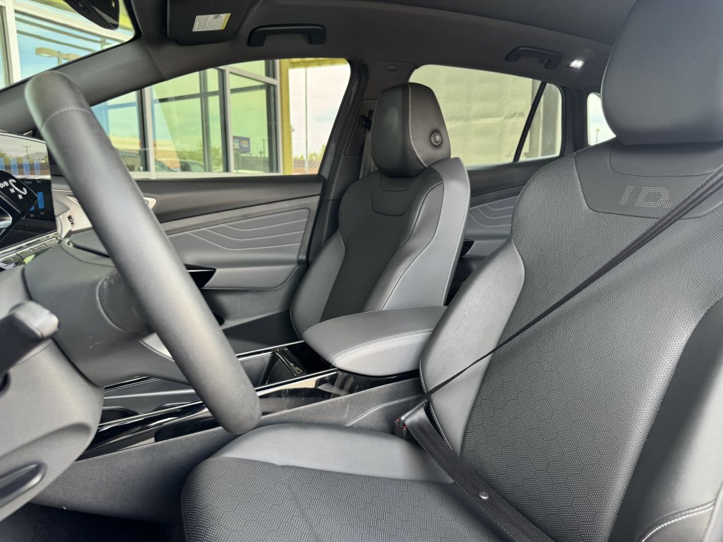 Used 2023 Volkswagen ID.4 S image 31