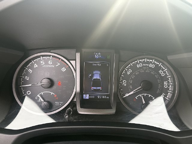 Used 2019 Toyota Tacoma TRD Sport RWD image 21