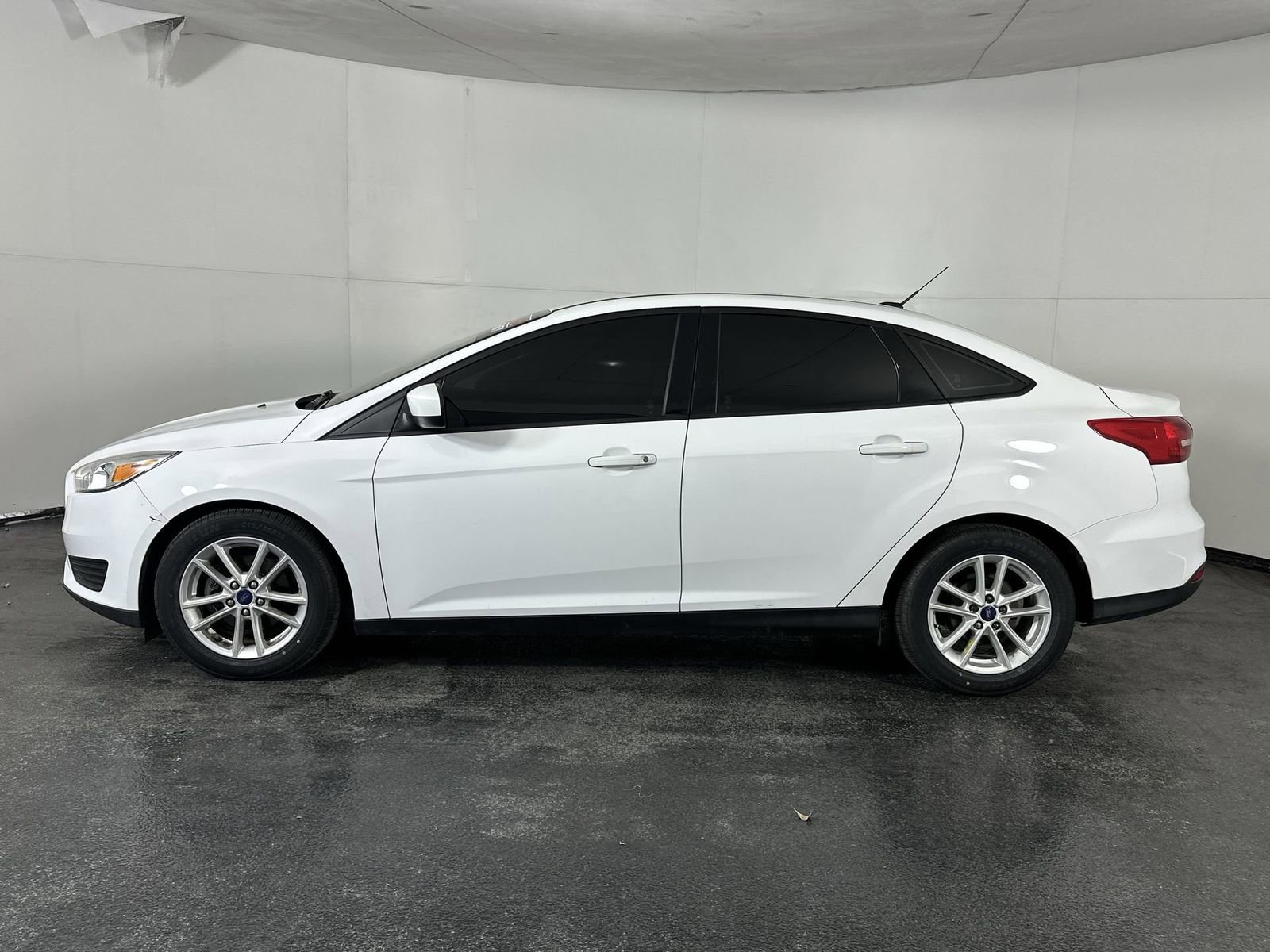 Used 2018 Ford Focus SE FWD image 5