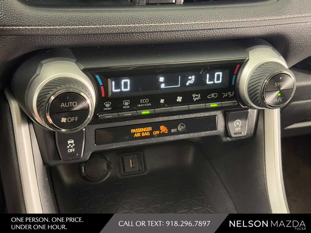 Used 2020 Toyota RAV4 XLE FWD image 35
