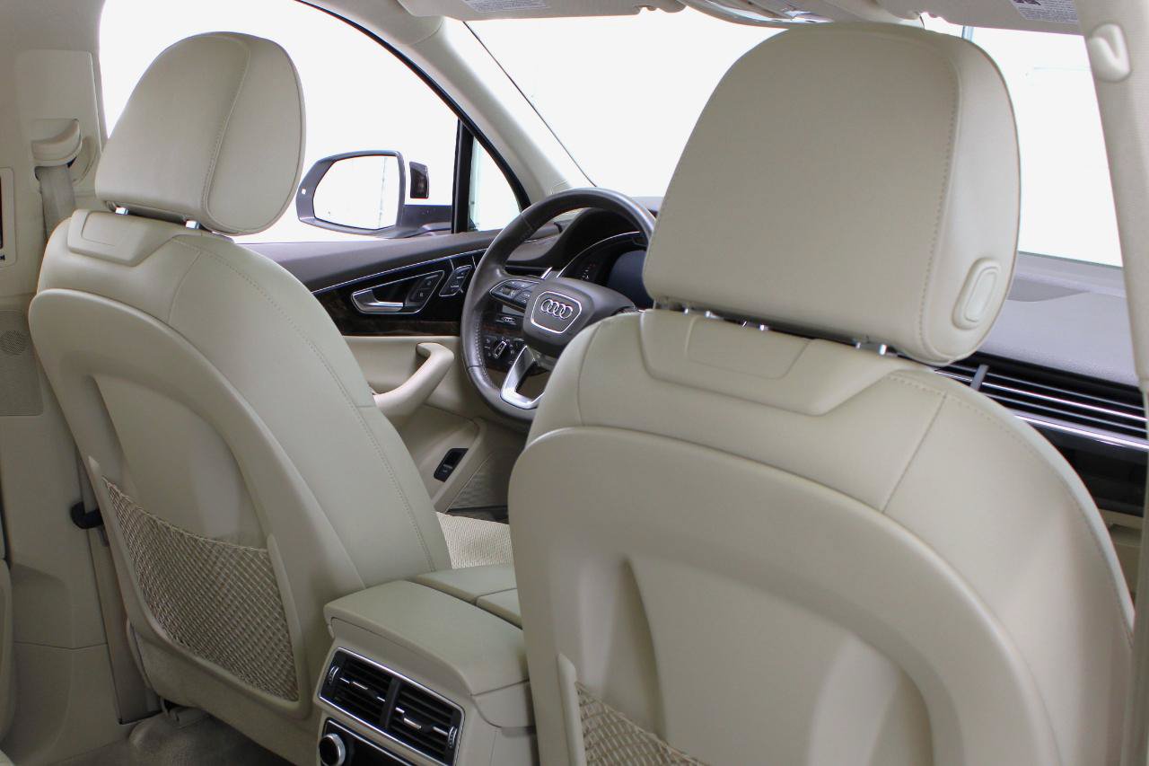 Used 2017 Audi Q7 3.0T Prestige w/ Prestige Package AWD/4WD image 44