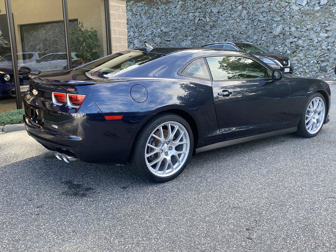 Used 2013 Chevrolet Camaro SS w/ Dusk Special Edition RWD image 2