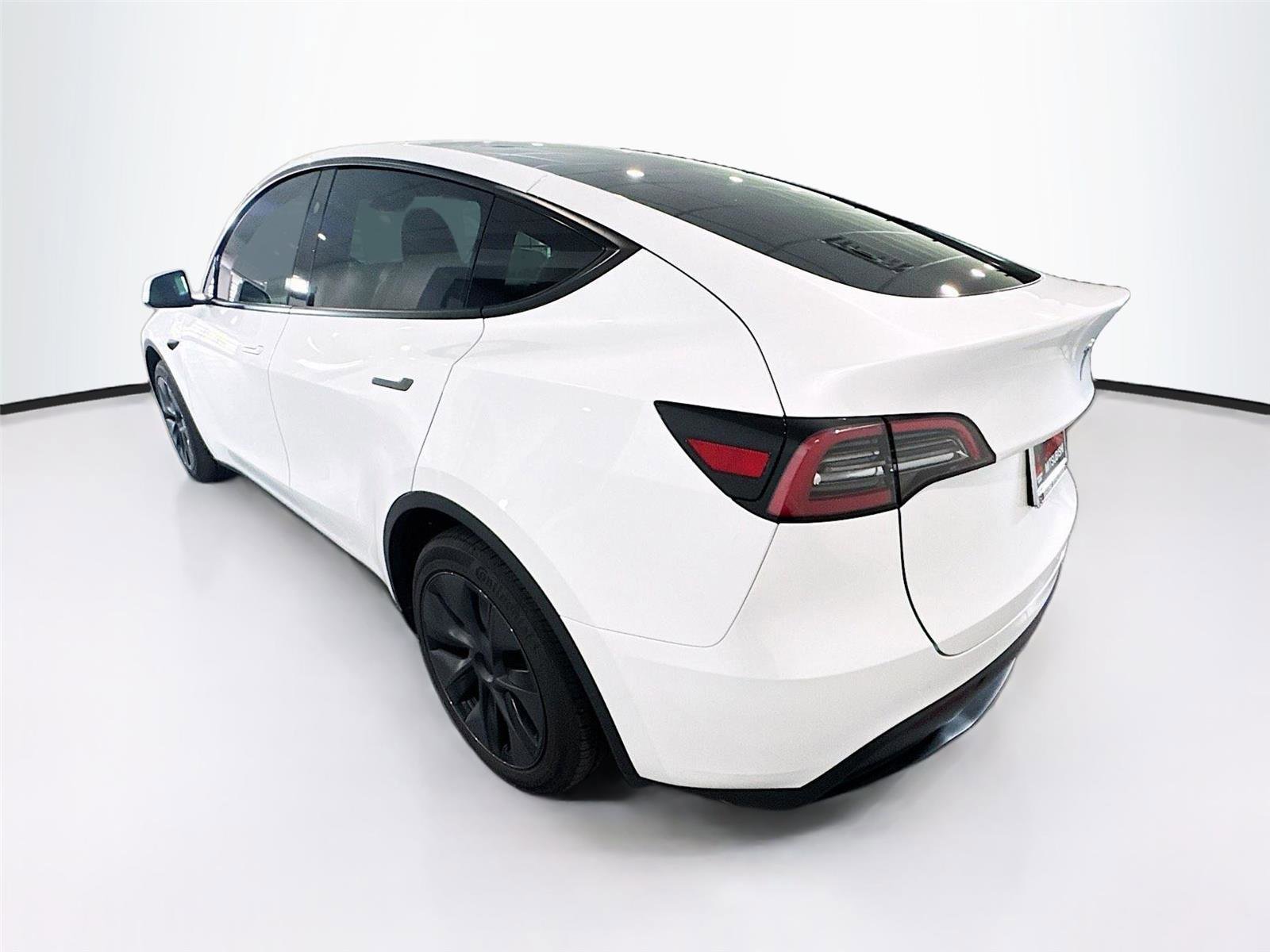 Used 2025 Tesla Model Y Long Range AWD/4WD image 1