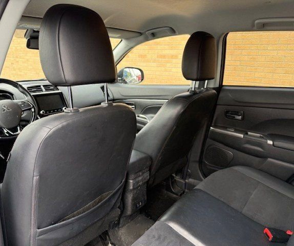 Used 2022 Mitsubishi Outlander Sport SE image 16