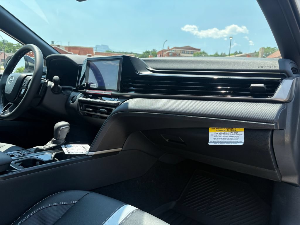 New 2026 Toyota Camry Hybrid FWD image 14
