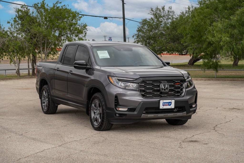 Used 2025 Honda Ridgeline TrailSport image 1