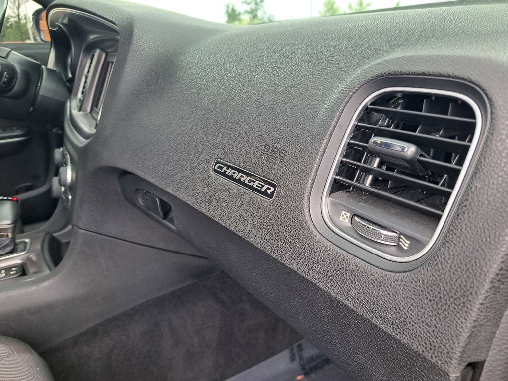 Used 2020 Dodge Charger SXT RWD image 30
